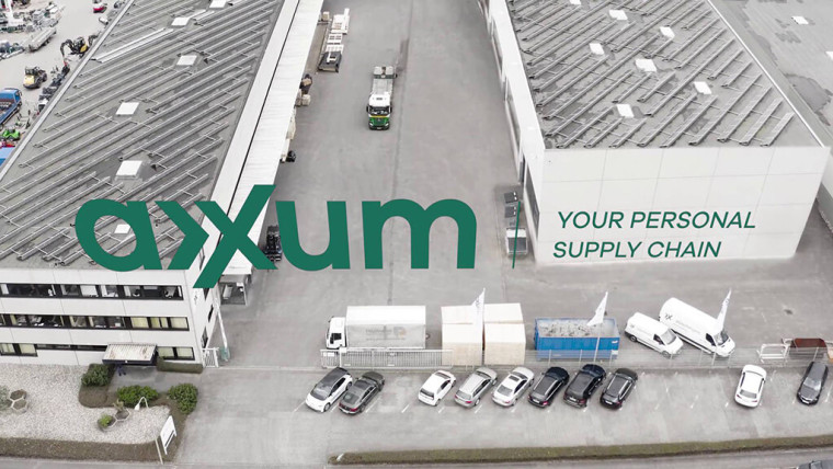 Ansicht des AXXUM Geländes von Oben. Man sieht Bürogebäude und Lagerhallen.